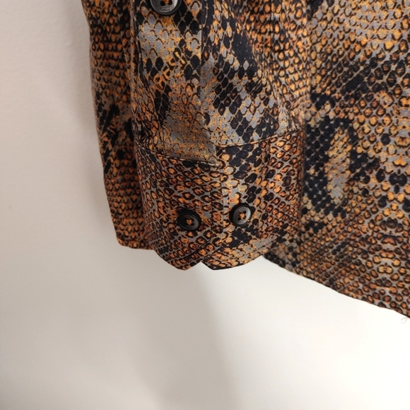 Valiant snakeskin printed 100% cotton button down dress shirt. Size L - Picture 5 of 7